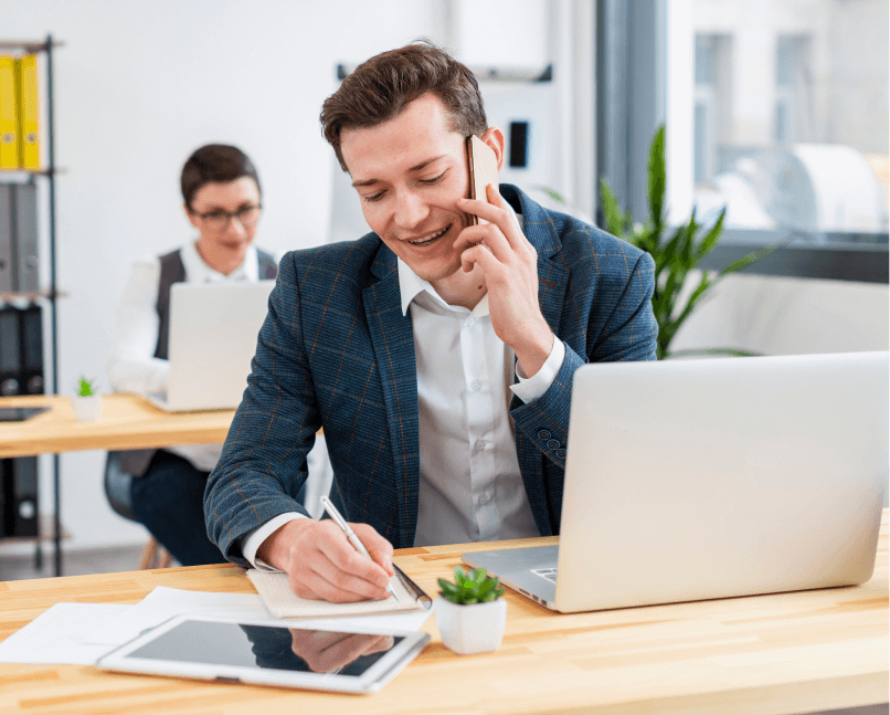 portrait-entrepreneur-talking-phone 1